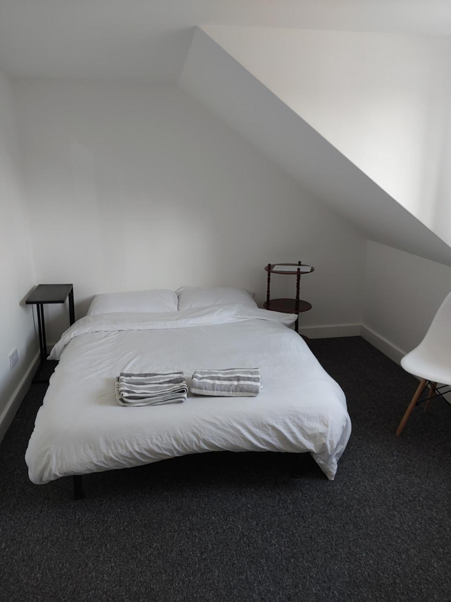 Joyful Room Rainham  Eksteriør billede