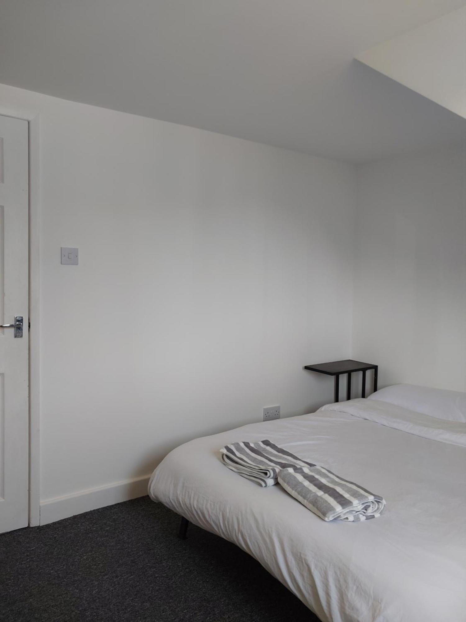 Joyful Room Rainham  Eksteriør billede